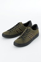 御手杵モデルのローカットスニーカー。