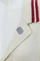 アスナモデルのカーディガン。