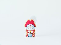 「Clova Friends mini（ドラえもん）」カバーセットを着けたところ。