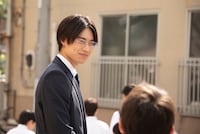 戸塚純貴演じる形切先生。