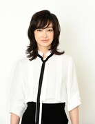 りょう扮する風花凜子。