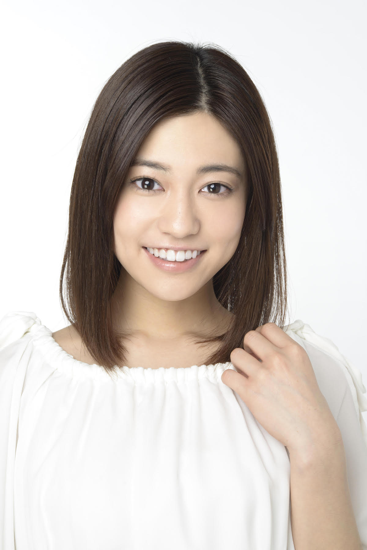 麻衣マチコ役の大澤玲美。