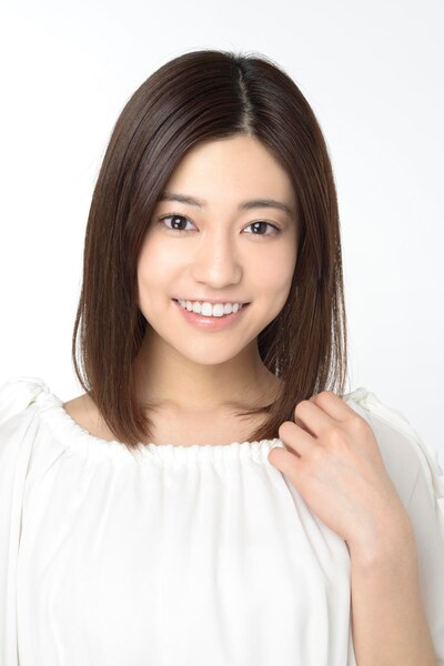 麻衣マチコ役の大澤玲美。