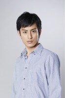 倉田岳史役の武子直輝。