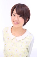 結衣役の高田憂希。