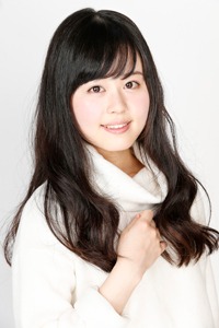 琴葉役の日岡なつみ。