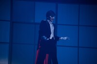 石井美絵子演じるタキシード仮面。