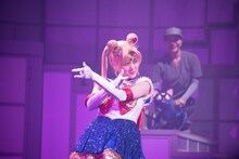 山下美月扮するセーラームーン。