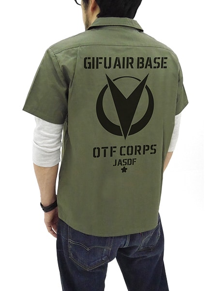 「岐阜基地 OTF部隊 ワークシャツ」の着用例。