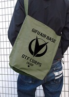 「岐阜基地 OTF部隊 ショルダートート」の使用例。