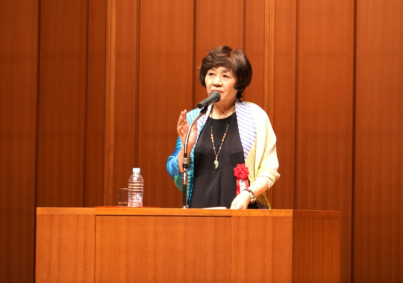 里中満智子