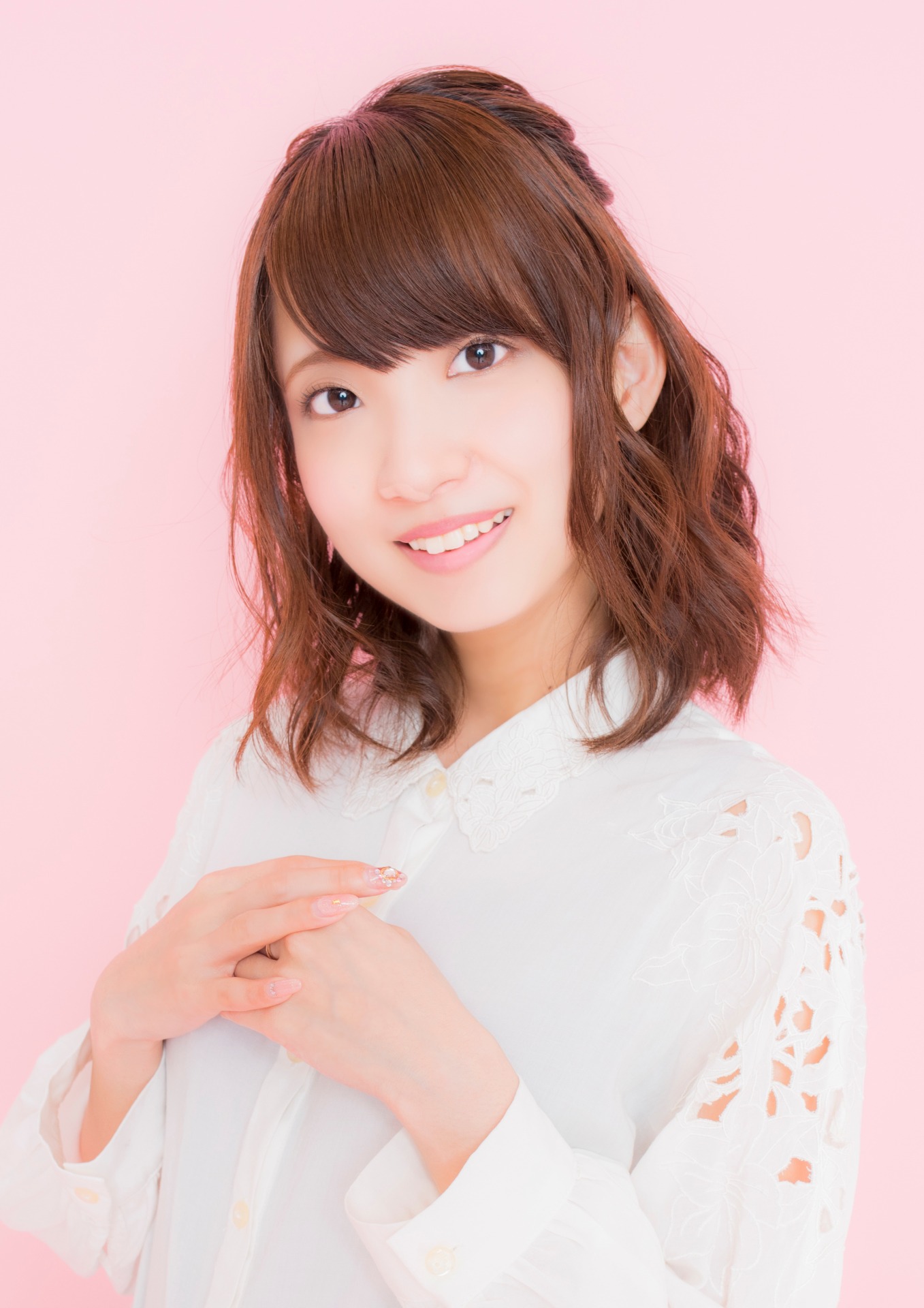 冬月ハナ役の大久保瑠美。