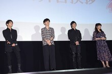 左から津田健次郎、櫻井孝宏、遊佐浩二、井上喜久子。