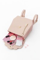 春組モデルのリュック。