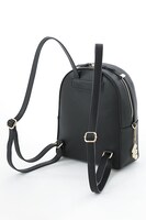 秋組モデルのリュック。