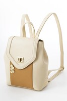 夏組モデルのリュック。