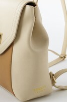 夏組モデルのリュック。