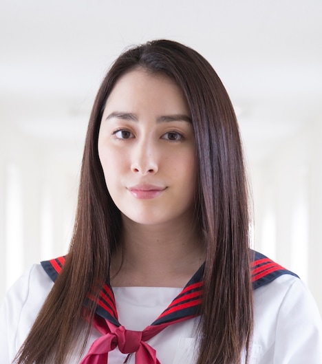 早見あかり扮する藤田美雪。