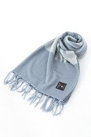 冬組モデルのストール。