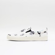 「DOLCE スリッポン」（WHITE）