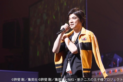 「許斐 剛★パーフェクトLIVE~一人オールテニプリフェスタ2018~」の様子。