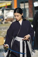 「映画 BLEACH 写真集 DEATHBERRY DAYS DOCUMENT」より。撮影/菊池修 (c)久保帯人/集英社 (c)2018 映画「BLEACH」製作委員会