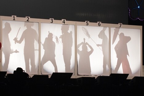 安定チーム7人のシルエットから、山下を当てる。