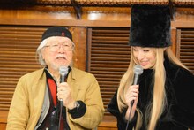 栗山千明のメーテル姿を褒める松本零士。