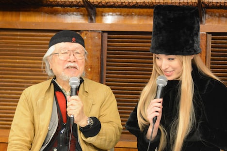 栗山千明のメーテル姿を褒める松本零士。