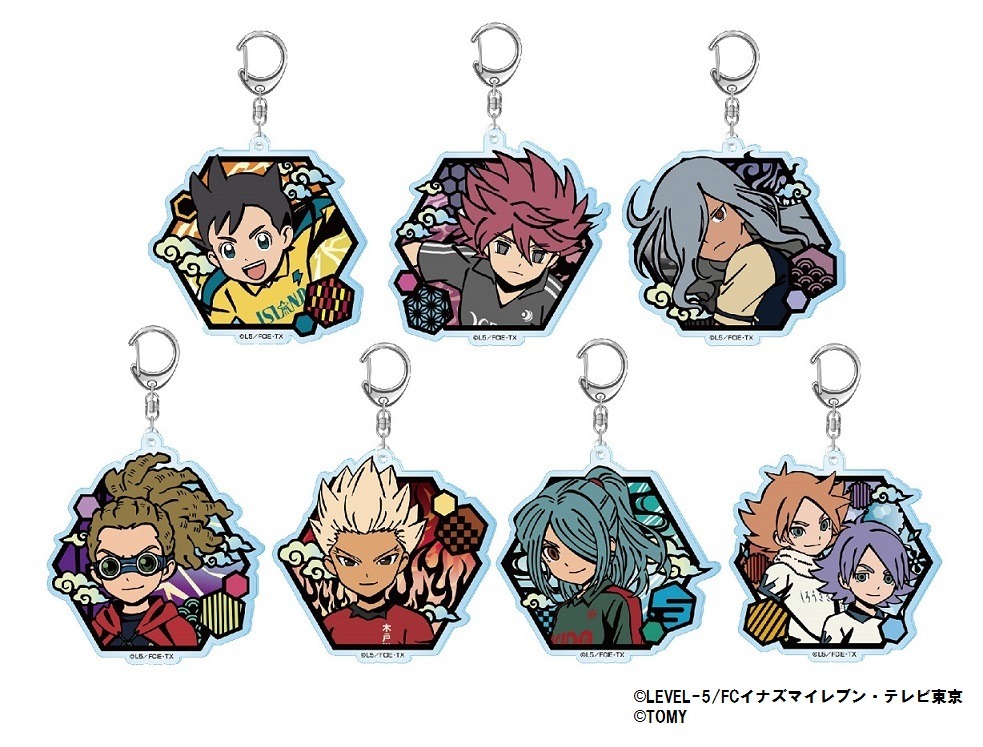 先行販売商品の「切り絵シリーズ アクリルキーホルダー」全7種。