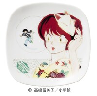 オリジナルグッズの皿。