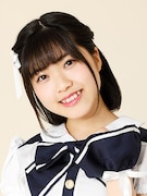明石裕奈役の高槻みゆう(YOANI1年C組)。