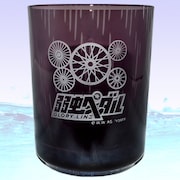 京都伏見をモチーフにした江戸硝子のグラス。