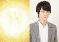 アルファ（CV：梅原裕一郎）。3億3千万年前の地球に降臨した「地球神」。ほかの惑星から来た「宇宙人」と「地球人類」を協調させる存在で、発する言葉は人々の心を調和していく。その姿は神秘のベールに包まれている。