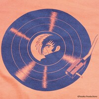 「ブラック・ジャック」をモチーフにしたTシャツ。