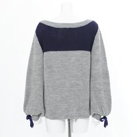 ルーラーモデルのニット。