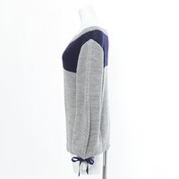 ルーラーモデルのニット。