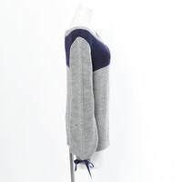 ルーラーモデルのニット。