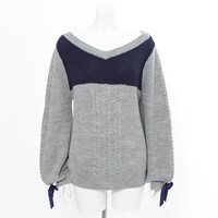 ルーラーモデルのニット。