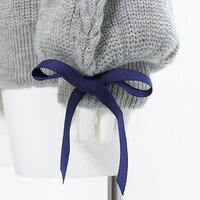 ルーラーモデルのニット。