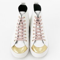 黒のライダーモデルのシューズ。