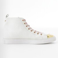 黒のライダーモデルのシューズ。