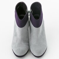 ルーラーモデルのシューズ。