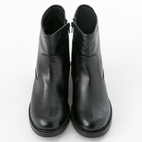 シロウ・コトミネモデルのシューズ。