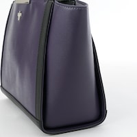 ルーラーモデルのバッグ。