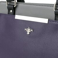 ルーラーモデルのバッグ。