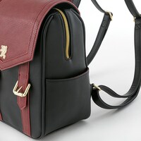 黒のライダーモデルのバッグ。