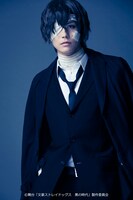 多和田秀弥演じる太宰治。