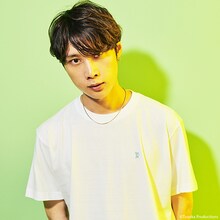 「ジャングル大帝」をモチーフにしたTシャツの着用例。モデルは牧達弥（go!go!vanillas）。