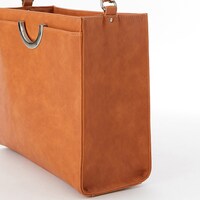 赤のライダーモデルのバッグ。